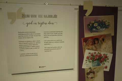 KulturaV Galeriji Pre&scaron;ernove hi&scaron;e je na ogled razstava Želim vam vse najbolj&scaron;e, vo&scaron;čilnice skozi časStran 16 / Foto: Igor Kavčič