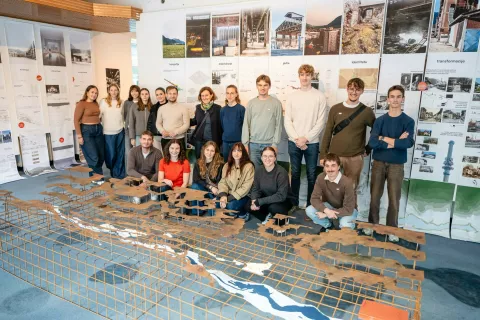 odprtje razstave študentov arhitekture "Jesenice, odpiranje horizontov" razstavni salon Dolik Jesenice / Foto: Nik Bertoncelj