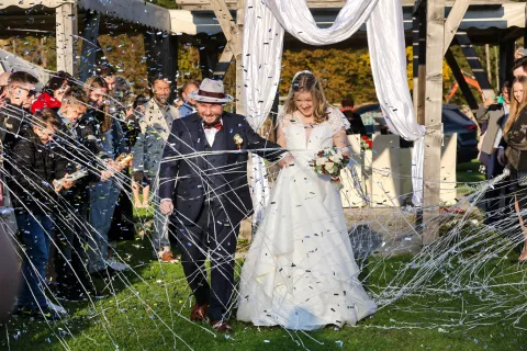 poroka Matic Jelovčan in Karol&iacute;na Lančov&aacute; / Foto: Tina Dokl