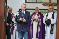 žalna slovesnost komemoracija v spomin žrtvam povojnih pobojev na Škofjeloškem Liturgični obred je vodil upokojeni beograjski nadškof msgr. Stanislav Hočevar pokopališče Lipica pri Škofja Loka na fotografiji dr. Matija Ogrin predsednik Nove Slovenske zaveze / Foto: Tina Dokl