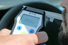 V policijski kontroli v noči z 28. na 29. november 2015 je moral minister Boris Koprivnikar opraviti alkotest, katerega rezultat je bil v mejah dovoljenega. Slika je simbolična. / Foto: Tina Dokl / Foto: 