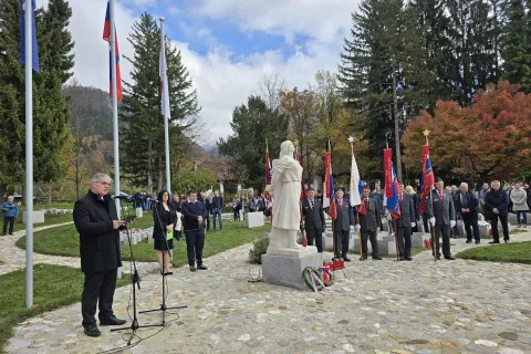 Slovesnost ob grobišču talcev