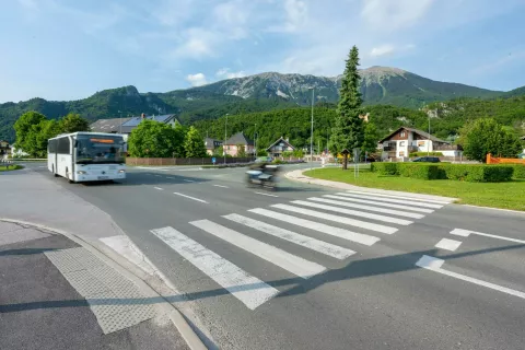 Najprej semafor, zatem še podhod