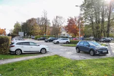 Začasno bodo uredili parkirišče