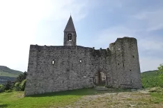 Cerkev Svete Trojice v Hrastovljah, kjer je izhodišče naše poti. / Foto: Jelena Justin