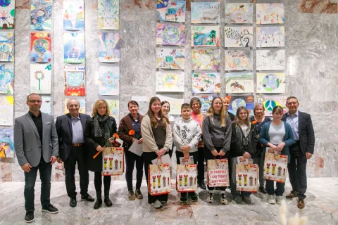 Odprtje razstave Plakat miru - skupaj kot eno, v Sokolskem domu. Škofja Loka - 6. 11. 2025 / Foto: Matic Zorman