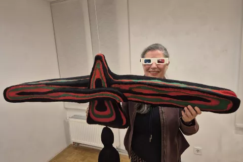 Saba Skaberne: »Za pogled v tretjo dimenzijo si nadenite očala.« / Foto: Igor Kavčič