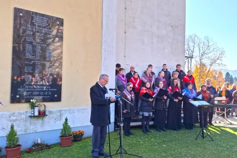 Predsednik Nove Slovenske zaveze dr. Matija Ogrin je povedal, da za nasilje, izselitev in umore ni bilo razlogov. / Foto: Jože Košnjek