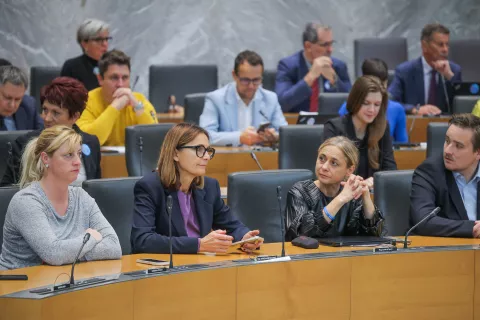 Ljubljana, DZ.Izredna seja DZ, na kateri so obravnavali predlog zakona o izplačilu zimskega regresa. / Foto: Daniel Novaković/sta