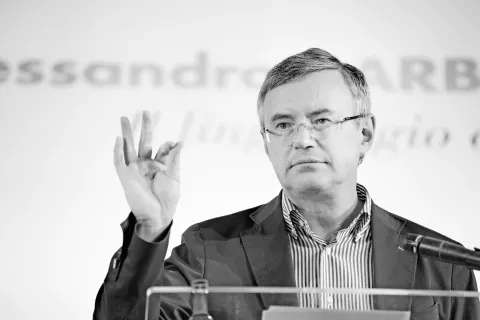 Profesor Alessandro Barbero (1959) je italijanski zgodovinar in romanopisec, slovi po privlačnem »upovedovanju« zgodovine. / Foto: Wikipedija