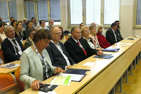 Čuteči um za razumevanje sveta