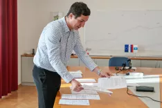 Svet šole jutri o poslovanju