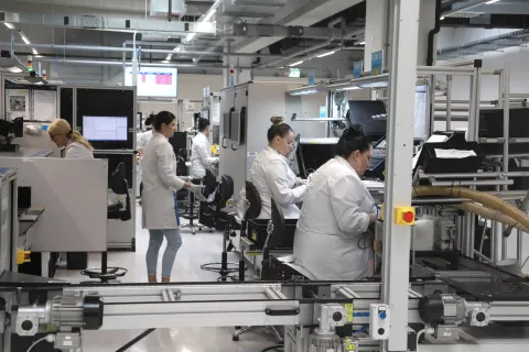 delavci, delo, proizvodnja, zaposleni, industrija / Foto: Gorazd Kavčič