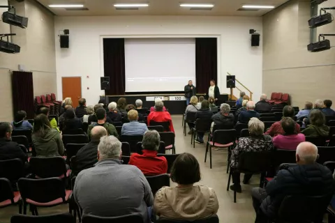  janez burger, režiser na obisku v železnikih / Foto: Alenka Brun