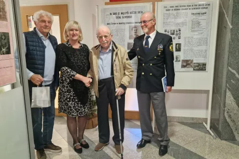 Zasluži si dostojen spomenik