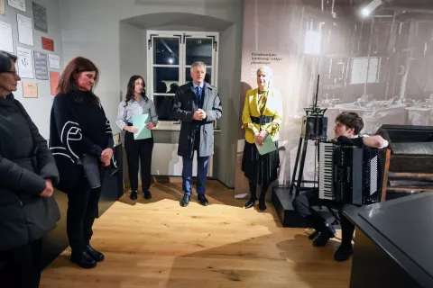 odprtje stalne razstave žebljarstvo v Kropi in Kamni gorici in živeti v Kropi obnovljena Klinarjeva hi&scaron;a Kova&scaron;ki muzej Kropa / Foto: Tina Dokl