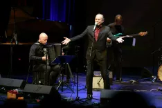 Najboljši šanson leta 2025 je skladba Zrcalo družbe, ki jo je napisal in izvedel Jure Ivanušič z zasedbo Nordunk. / Foto: Adrian Pregelj / Rtv Slovenija