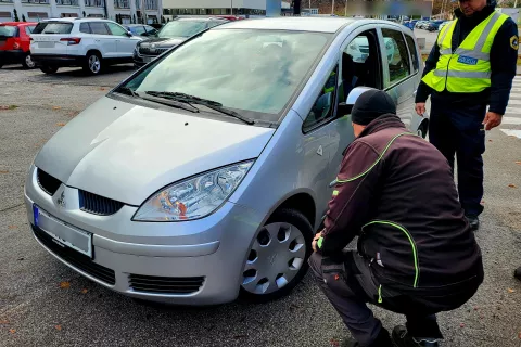 Policija, kontrola zimske opreme, nadzor v Tržiču / Foto: Pu Kranj