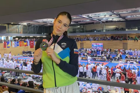 Lia Krvina je na balkanskem prvenstvu osvojila srebrno medaljo. / Foto: Osebni Arhiv