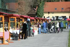 Adventni čas na Gorenjskem tradicionalno zaznamuje adventni sejem, ki je na Brdu pri Kranju potekal četrtič zapored. / Foto: Alenka Brun