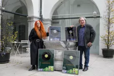 Neca Falk in Jerko Novak na podelitvi zlatih in platinast plošč za projekta Maček Muri, Muca Maca in Mačji Sejem. Ljubljana, 18. 11. 2025 / Foto: Matic Zorman