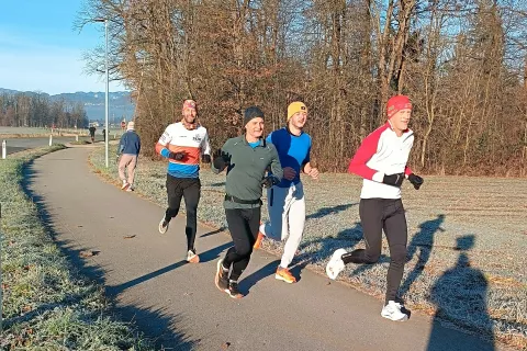 Udeleženci prve teka&scaron;ke runde s startom v Trbojah so bili dobro razpoloženi. / Foto: Arhiv Atletskega Kluba S12r