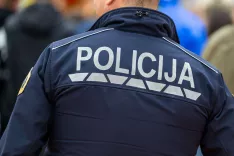 Simbolična fotografija policist policija / Foto: Nik Bertoncelj