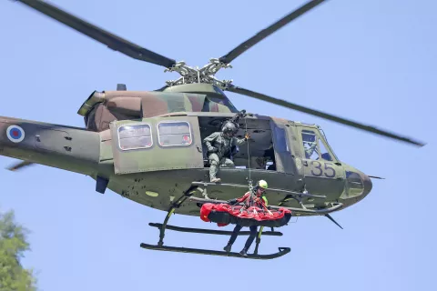 tiskovna konferenca GRZS, praktični prikaz re&scaron;evanja klasično in helikoptrsko zaplezanega planinca, Mojstrana / Foto: Tina Dokl
