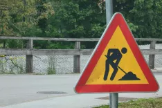 Delna zapora državne ceste