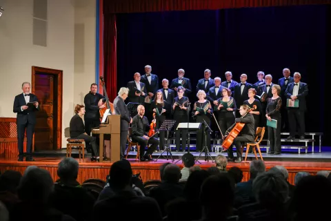 jubilejni koncert KD Kropa Me&scaron;ani zbor Koledva vodenje Egi Ga&scaron;per&scaron;ič glasbeniki Jožica Potočnik, Nejc Mikolič, Andi Pogačnik, Tomaž &Scaron;tular / Foto: Tina Dokl