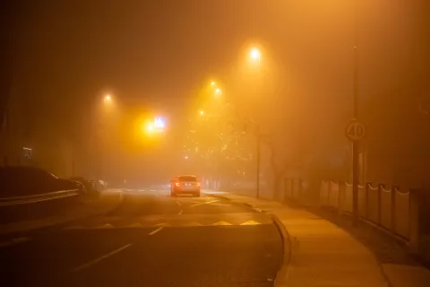Simbolična fotografija megla megleni večer v Žirovnici / Foto: Nik Bertoncelj