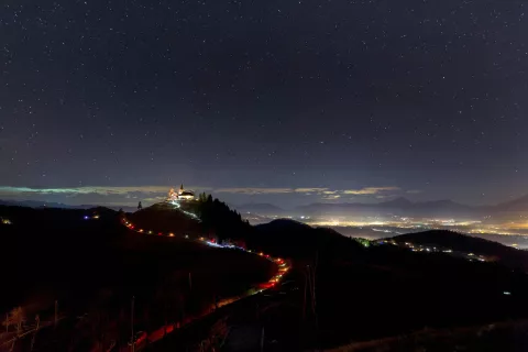 Na Sv. Jakobu nad Medvodami bo na dan samostojnosti in enotnosti znova slovesno. / Foto: Peter Ko&scaron;enina