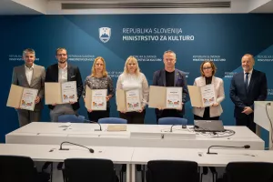 Tudi Komenda branju prijazna