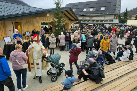 V Bohinjski Bistrici odprli novo tržnico