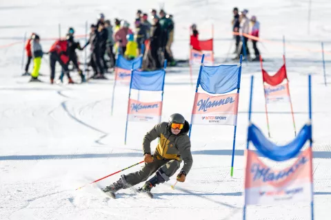 Sneg, smuči in zabava