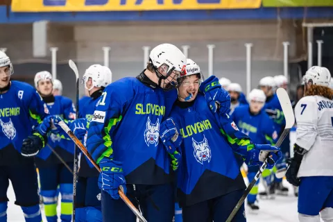 Hokej IIHF U20 Svetovno prvenstvo Bled 2025tekma 12 - SLO - FRA 11.12.2025Slovenska mladinska reprezentanca U20 / Foto: Nik Bertoncelj