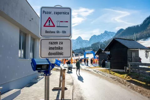 Občina postavlja zapornico pred smuči&scaron;čem