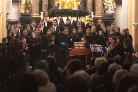 Koncert "Na poljani, v temnem hlevčku" v cerkvi sv. Petra v Radovljici. Radovljica, 21. 12. 2025 / Foto: Matic Zorman
