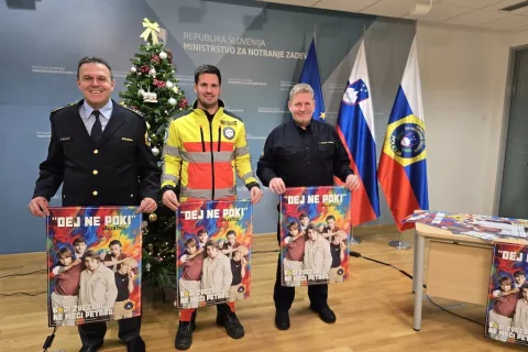 Akcija Bodi zvezda. Ne meči petard. letos s sloganom Dej ne poki! / Foto: Policija