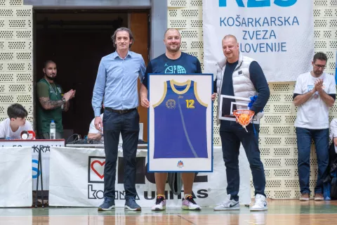 Prednovoletni dan ko&scaron;arke v Kranju / Foto: Primož Pičulin