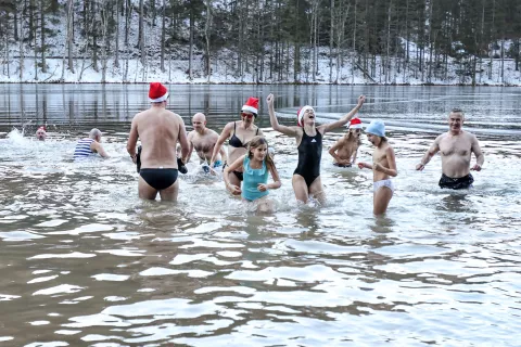 Leto zaključili v kopalkah