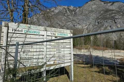 Gradnja hotela se zaradi pritožbe &scaron;e ne bo začela