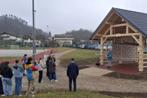 Družili se bodo pod kozolcem