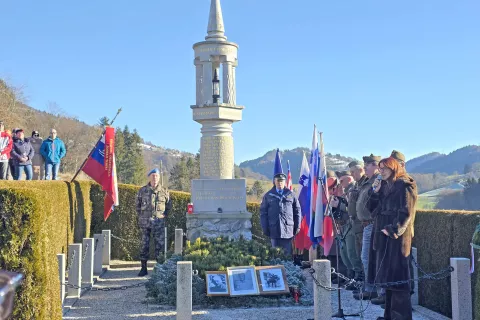 Vojna prina&scaron;a samo grozo