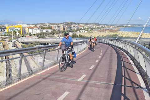 Ponte del Mare &ndash; 466 metrov dolg most za pe&scaron;ce in kolesarje, Pescara / Foto: Slavko Zupanc