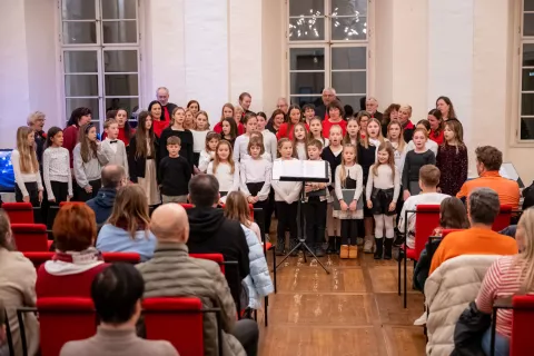 Koncert Zapojmo v novo leto - druženje pevskih zborovBaročna dvorana Radovljica / Foto: Nik Bertoncelj