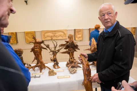 Razstava rezbarskih del Petra Gučka / Foto: Primož Pičulin