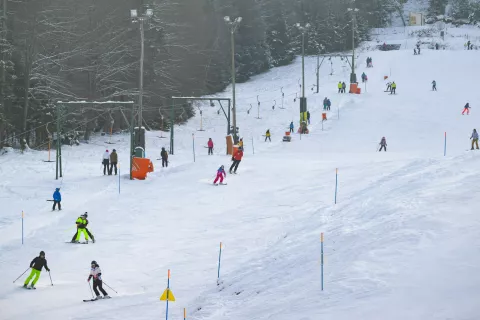 V Mojstrani tudi nočna smuka