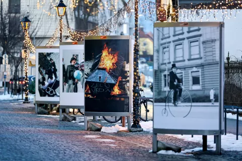 Maturantski sprevodi na fotografijah