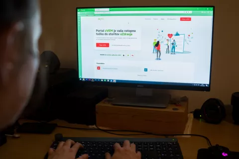 Vpis v portal zVem / Foto: Primož Pičulin